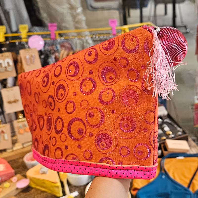 Narrenkappen_Gardefrauen_20260614_Kappe06_800x800 Orange Narrenkappe überzogen mit transparant pink gemustertem Stoff